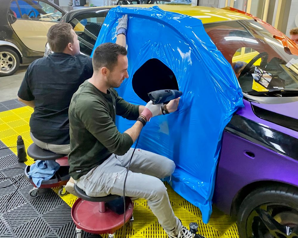 Tijdens de Appcademy Masterclass wrappen we complexe 3D ondergronden zoals de instap van een auto.